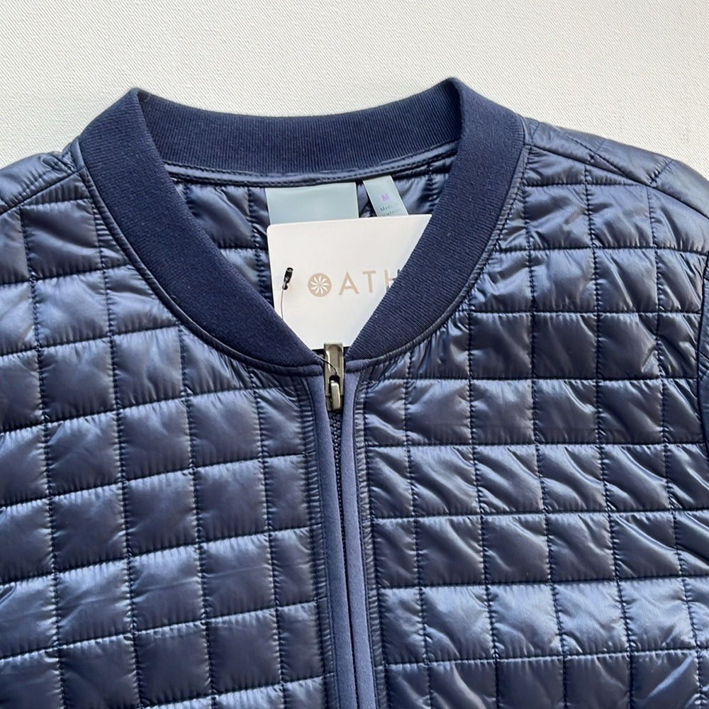 Athleta Grandview Shell Quilted Jacket- NWT- Navy- Size MEDIUM - Picture 4 of 8